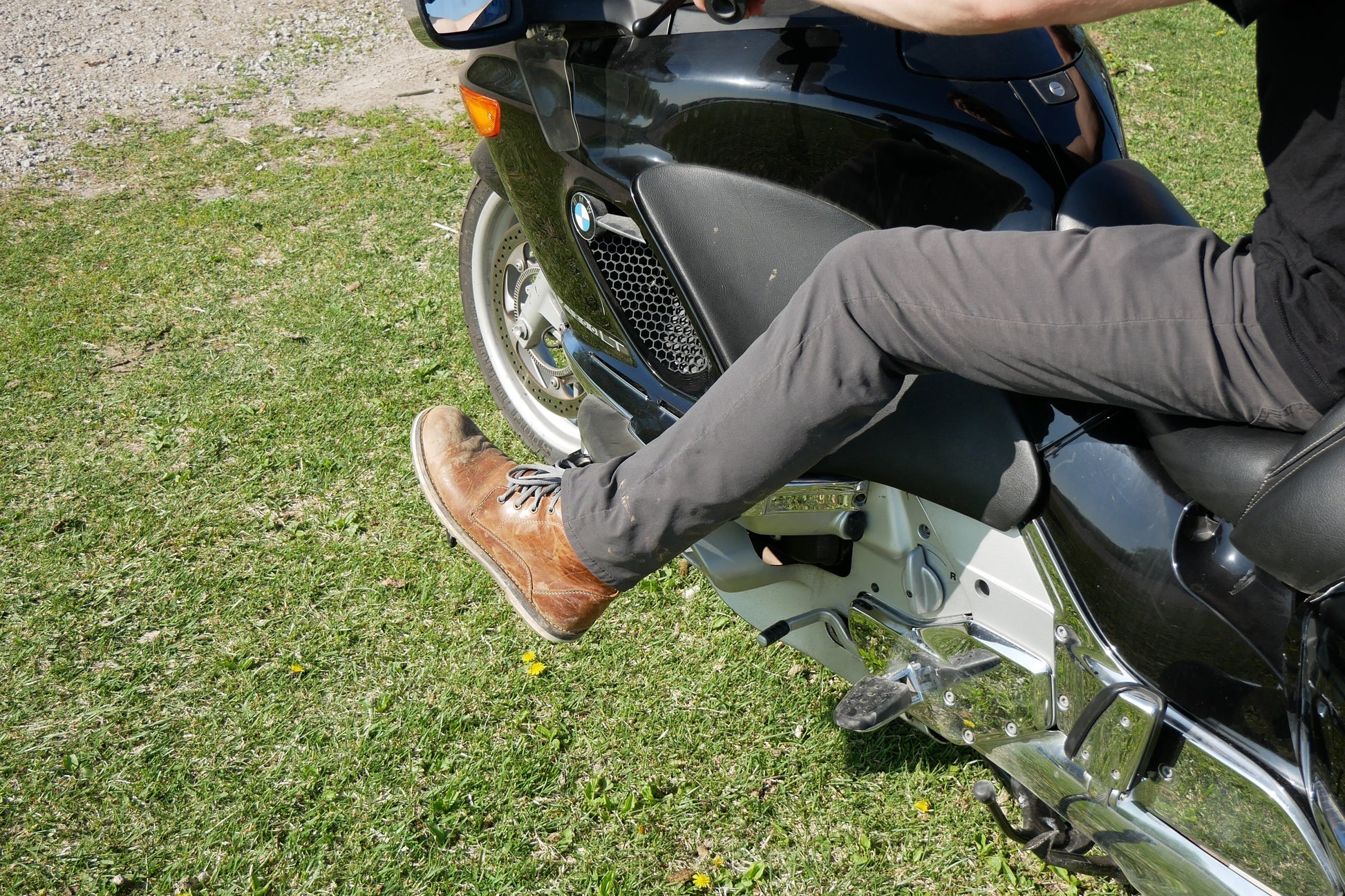 • High quality BMW motorcycle highway pegs for BMW K1200LT.