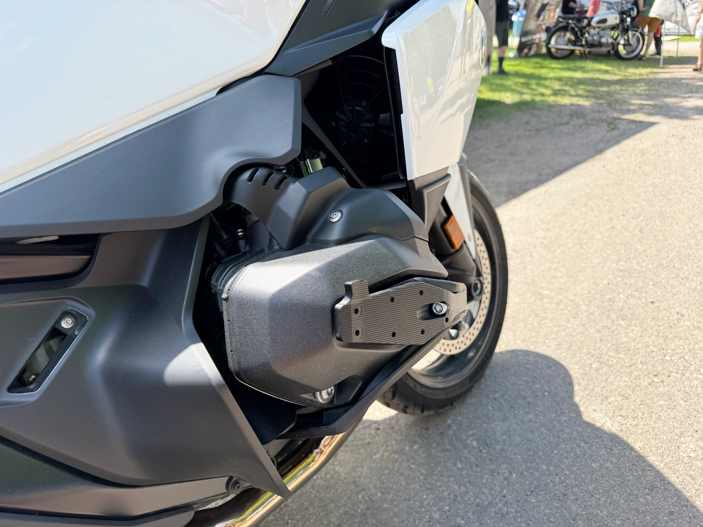 R1300 Highway Pegs