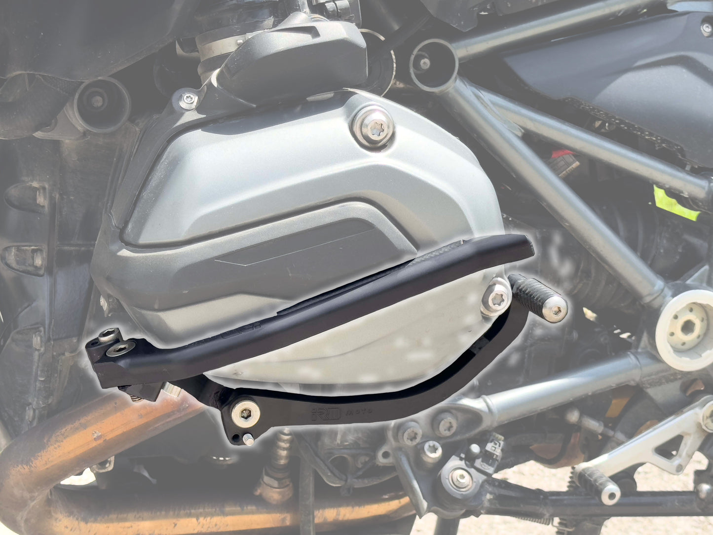 Custom-designed Gemini 1200 highway pegs and footrest for BMW R1200, R1200GS, RT, R, and RS model – engineered for optimal riding dynamics.