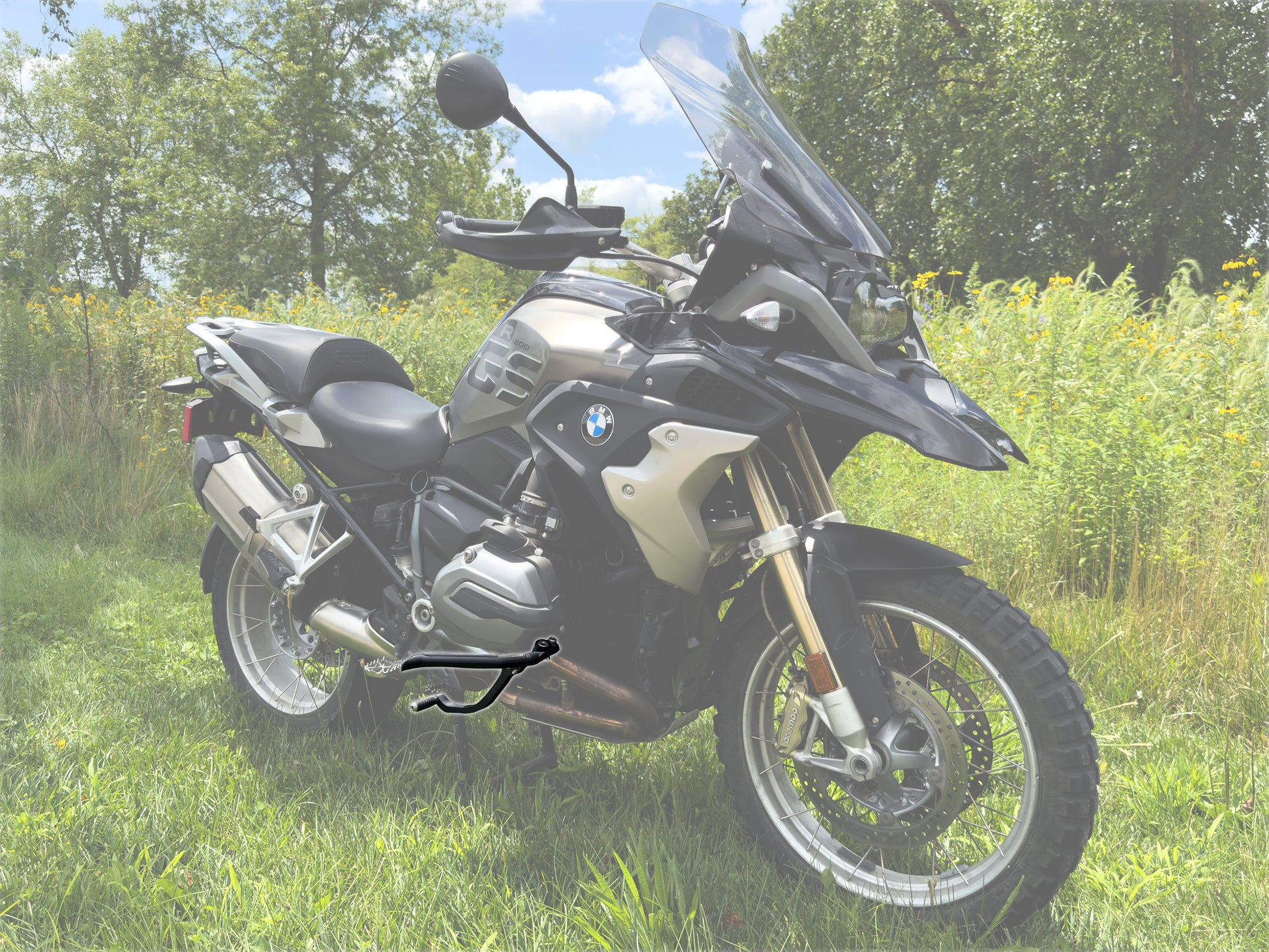 Versatile Gemini 1200 footrest with advanced highway pegs – perfect for BMW R1200, R1200GS, RT, R, and RS models.
