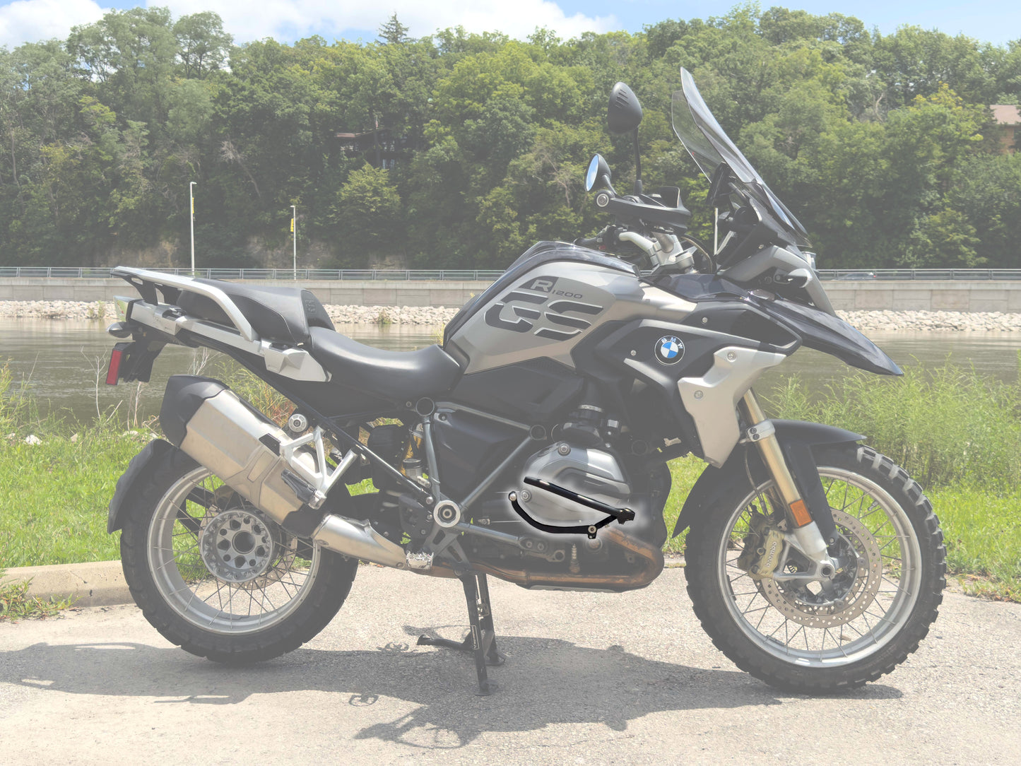 High-performance Gemini 1200 footrest with highway pegs – tailored for BMW R1200, R1200GS, RT, R, and RS.