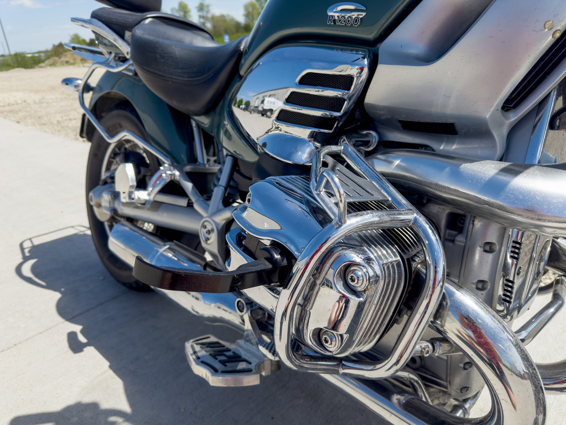 Sleek and stylish Rizoo Pegs for BMW R1200C and R1200CL – precision-designed to integrate seamlessly with your motorcycle's classic lines.