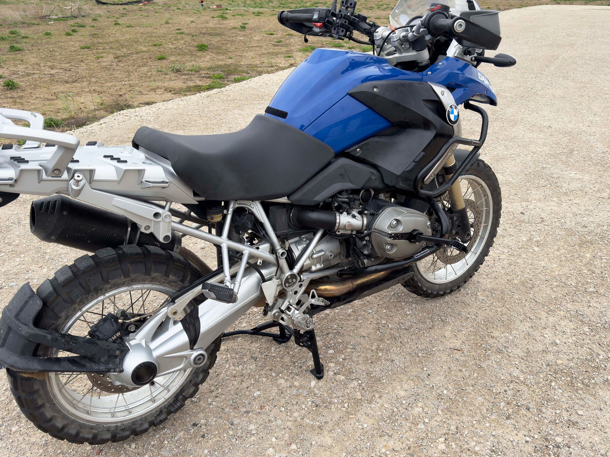 Custom Sahara Pegs highway footrests for BMW R1200GS – aircraft-grade aluminum pegs offering lasting durability and refined aesthetics.